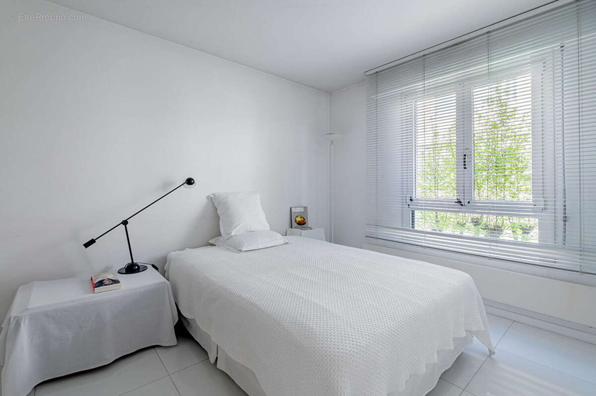 Quartier saint Fargeau - 4 PIECES  ET LOGGIA 5m2. Entre loft et maison contemporaine - photo 15