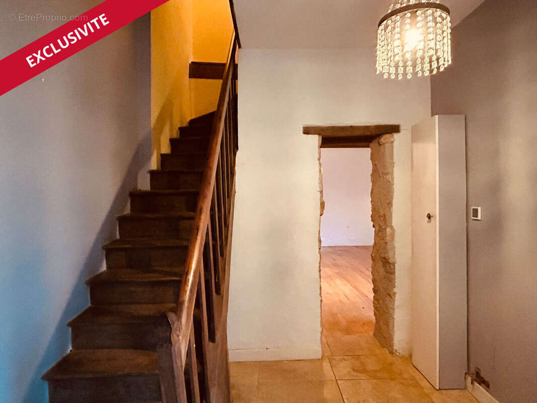 Maison à NANTEUIL-EN-VALLEE