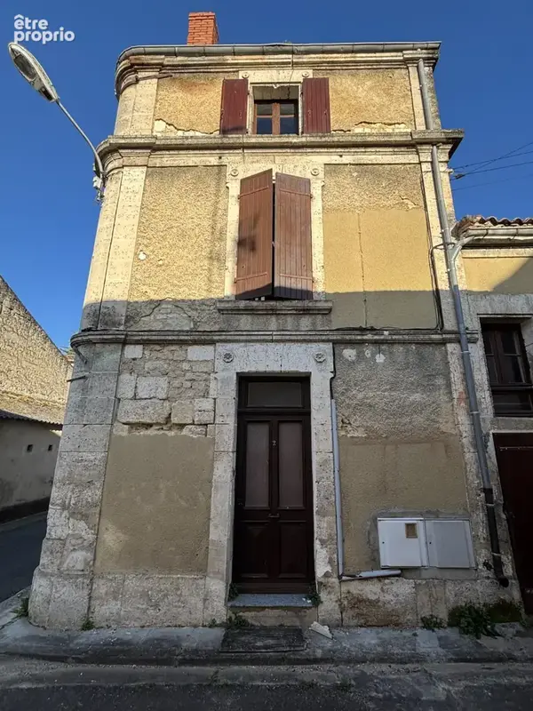 Maison à RUELLE-SUR-TOUVRE