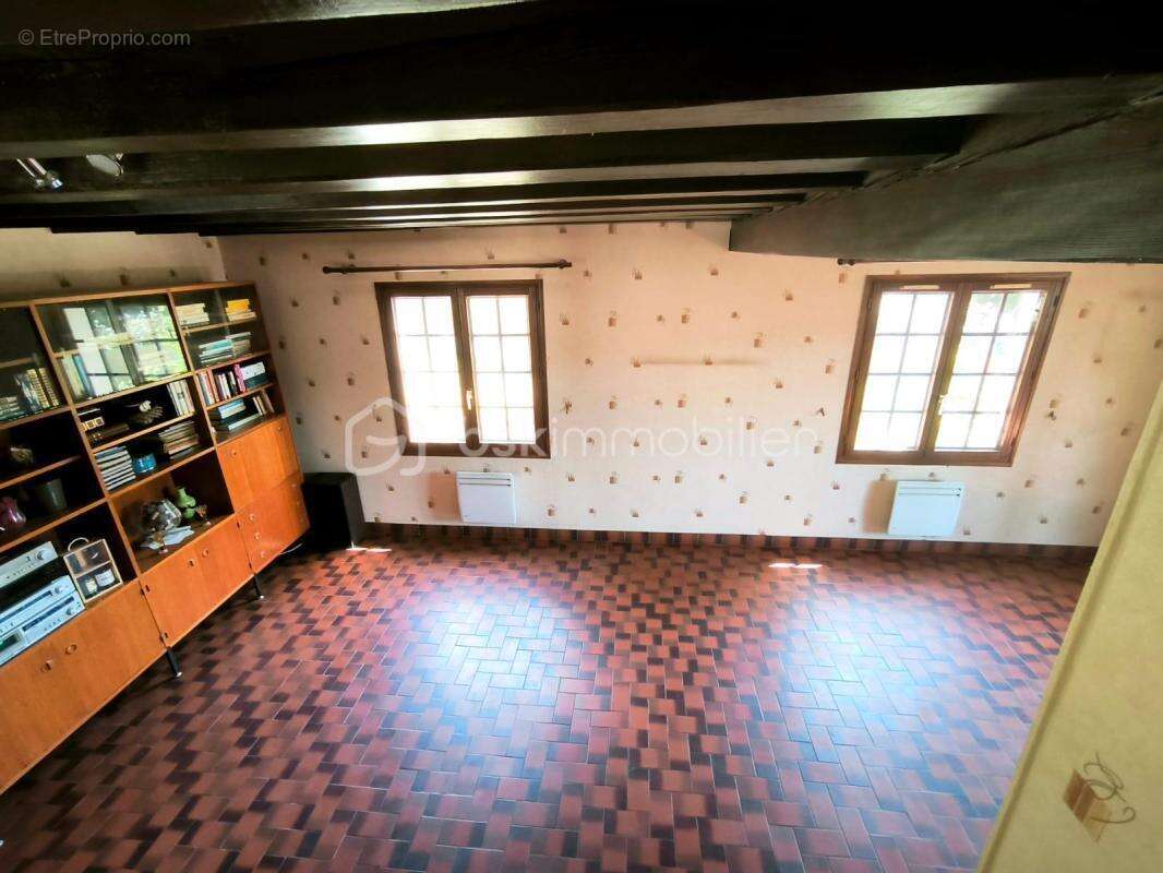 NOUVEAU PRIX – Maison familiale, volumes et terrain arboré au rendez-vous - photo 13