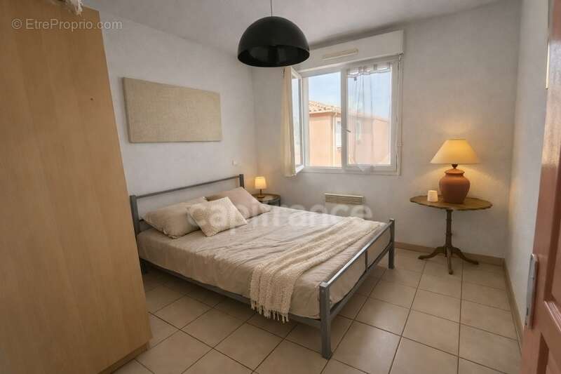 AGDE au Cayrets - « Poser ses valises sans se soucier du stationnement : voilà la promesse rare de ce T3 meublé aux Cayrets ! » - photo 6
