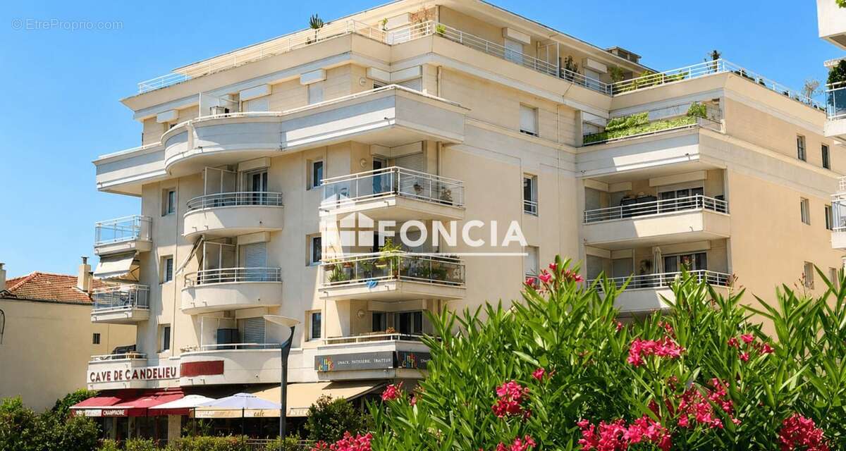 Appartement à MANDELIEU-LA-NAPOULE