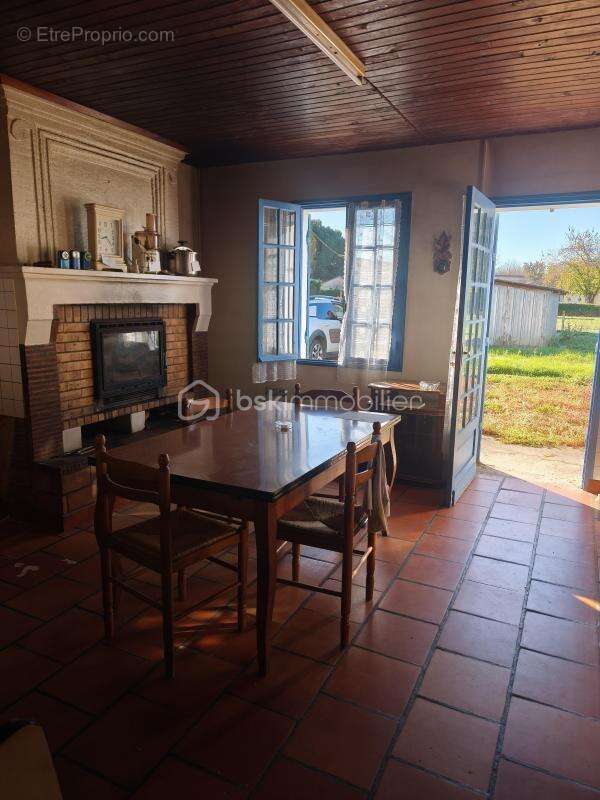 Maison à MOULIN-NEUF