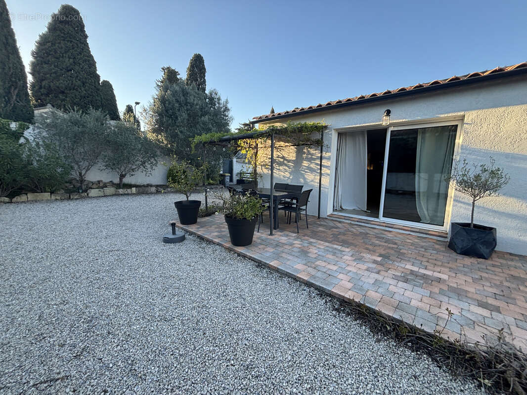 Maison à GALLARGUES-LE-MONTUEUX