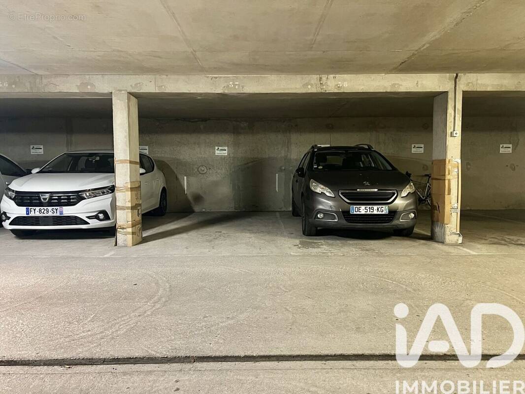 Photo 1 - Parking à LYON-3E