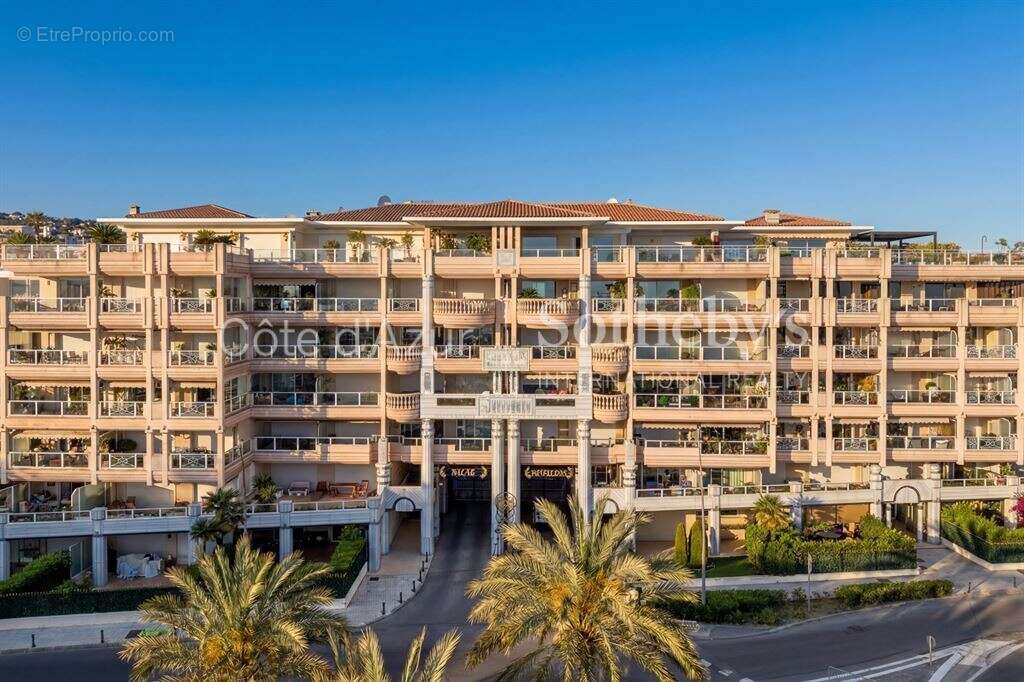 Appartement à VALLAURIS