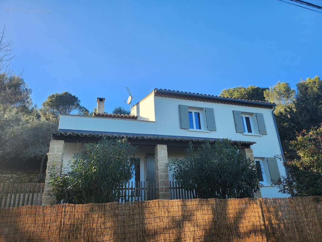 Maison à MONTAREN-ET-SAINT-MEDIERS