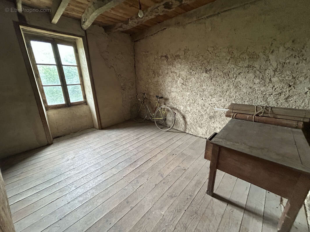 Maison à LE LONZAC