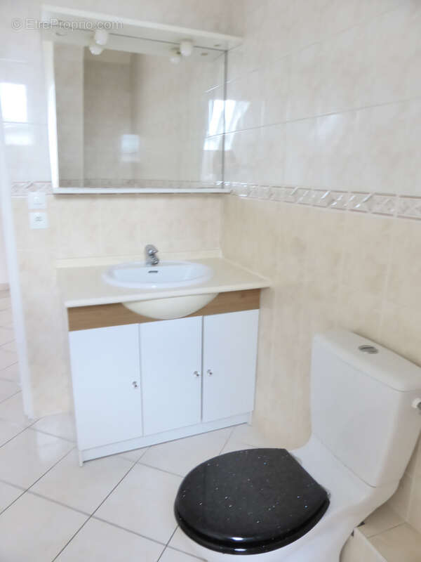 Appartement à COURSON-MONTELOUP