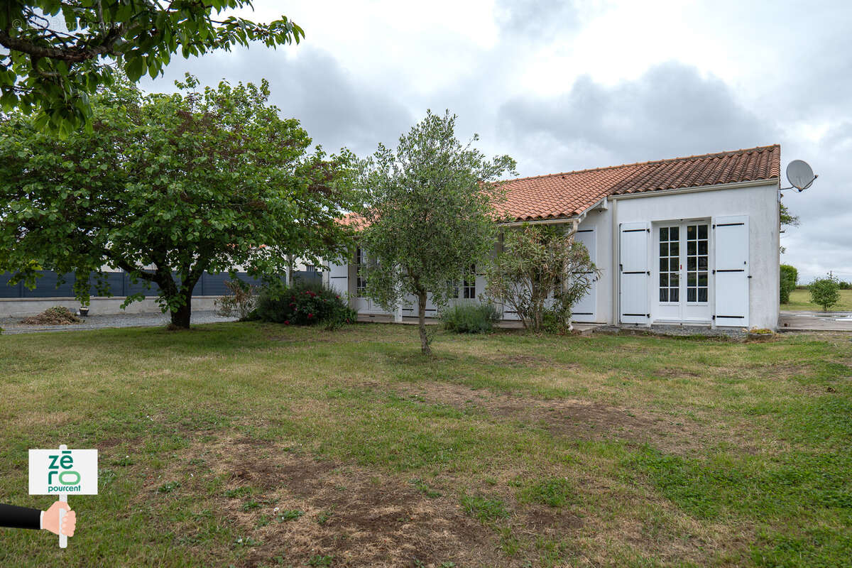 Maison à MOUZEUIL-SAINT-MARTIN