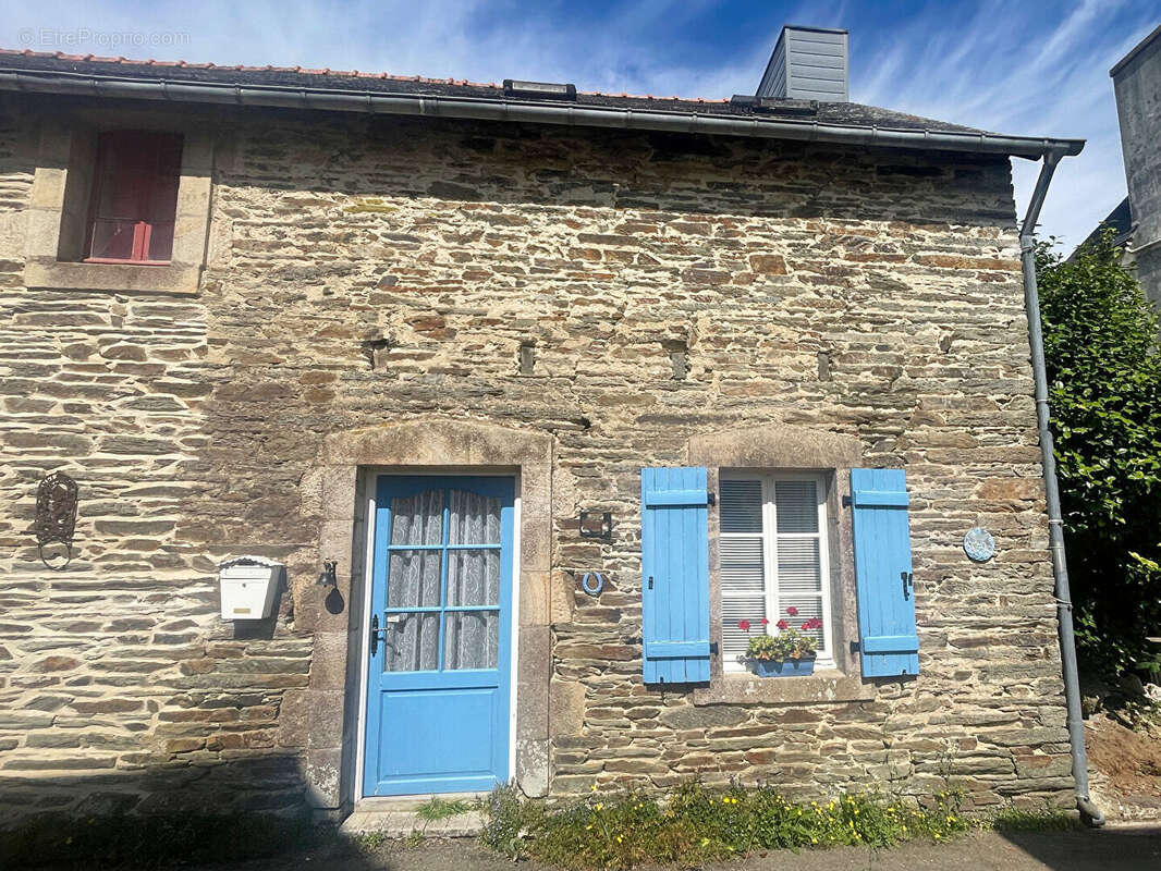 FINISTÈRE: Saint-Thois. Maison de village meublée proche du Canal de Nantes à Brest. - photo 10