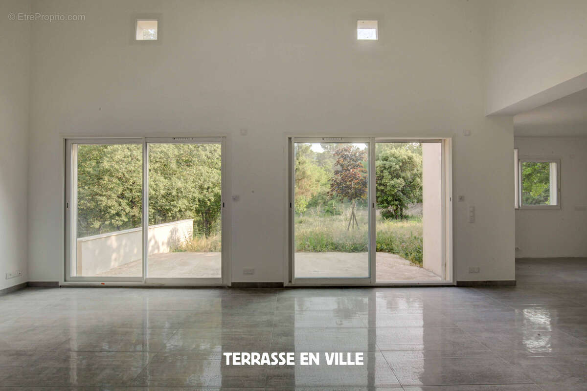 Maison à MEYRARGUES