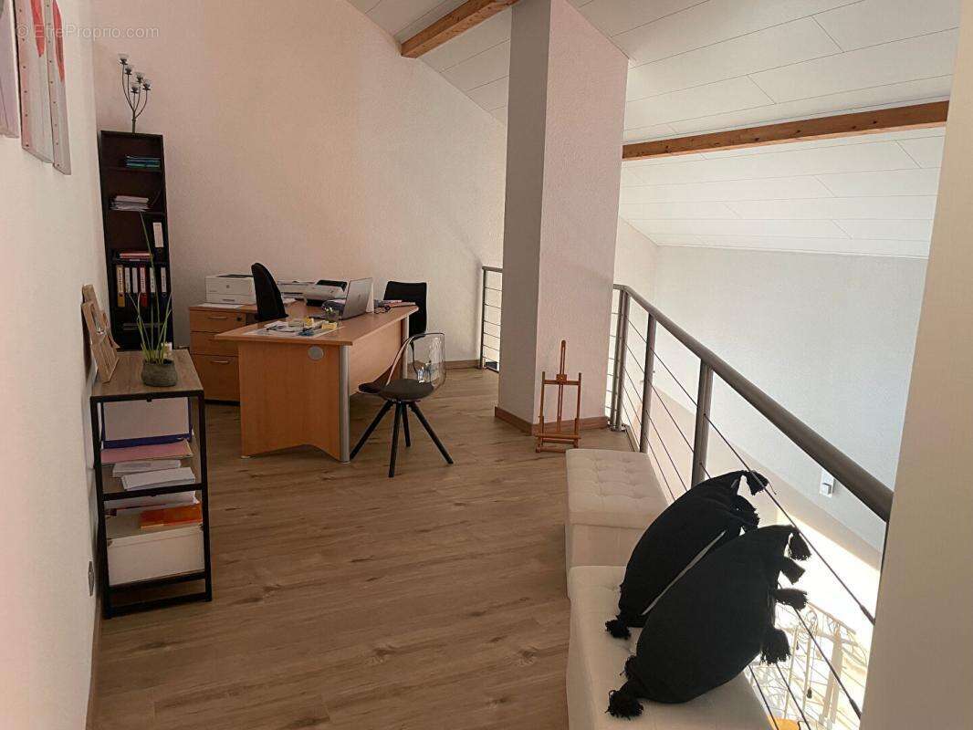 Maison de 2003 , 165m2 habitables et terrain de + 50 ares - photo 8