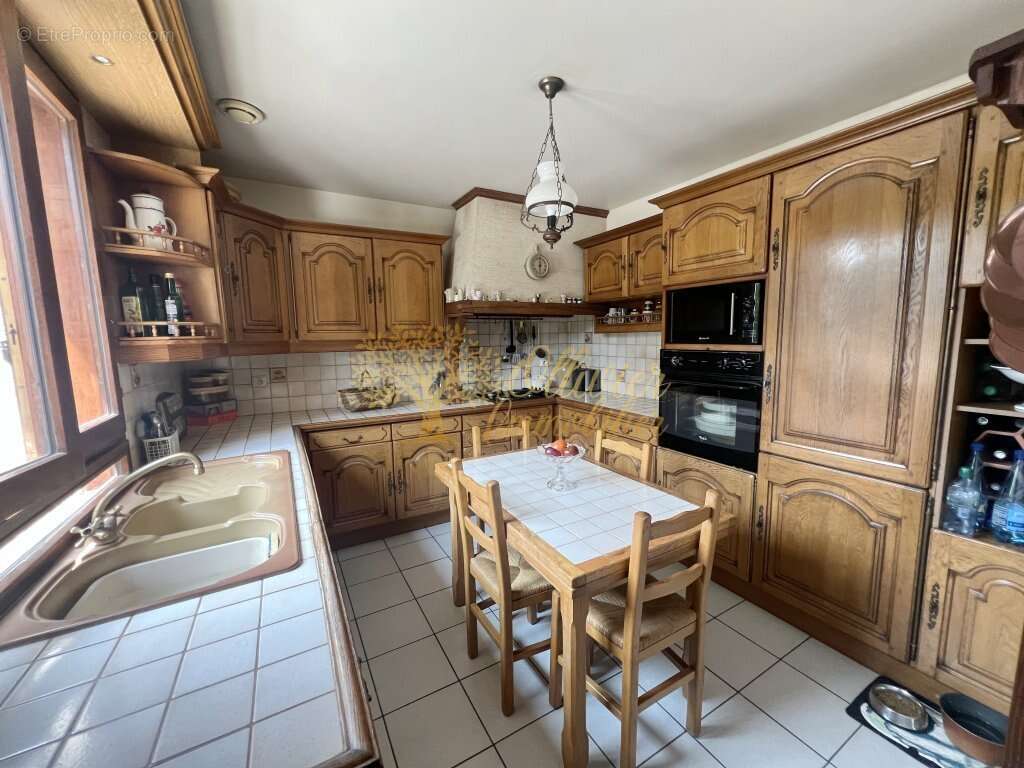 Maison à LA QUEUE-EN-BRIE