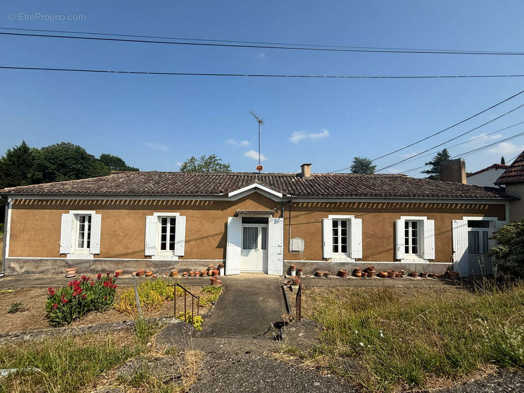 Maison en pierre 141 m2, 4 chambres, dépendances et jardin clos ! - photo 2