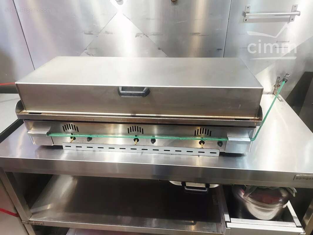 Commerce à MONTIGNAC