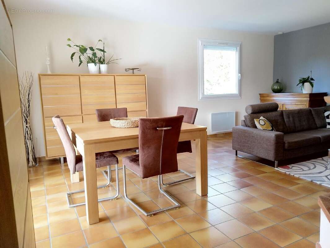 Maison à LA SALVETAT-SAINT-GILLES