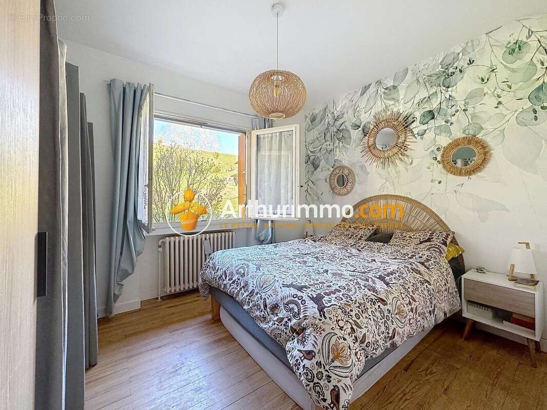 Maison à NIVOLAS-VERMELLE