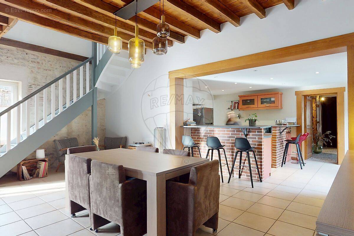 Maison à SAINT-JEAN-DE-BRAYE