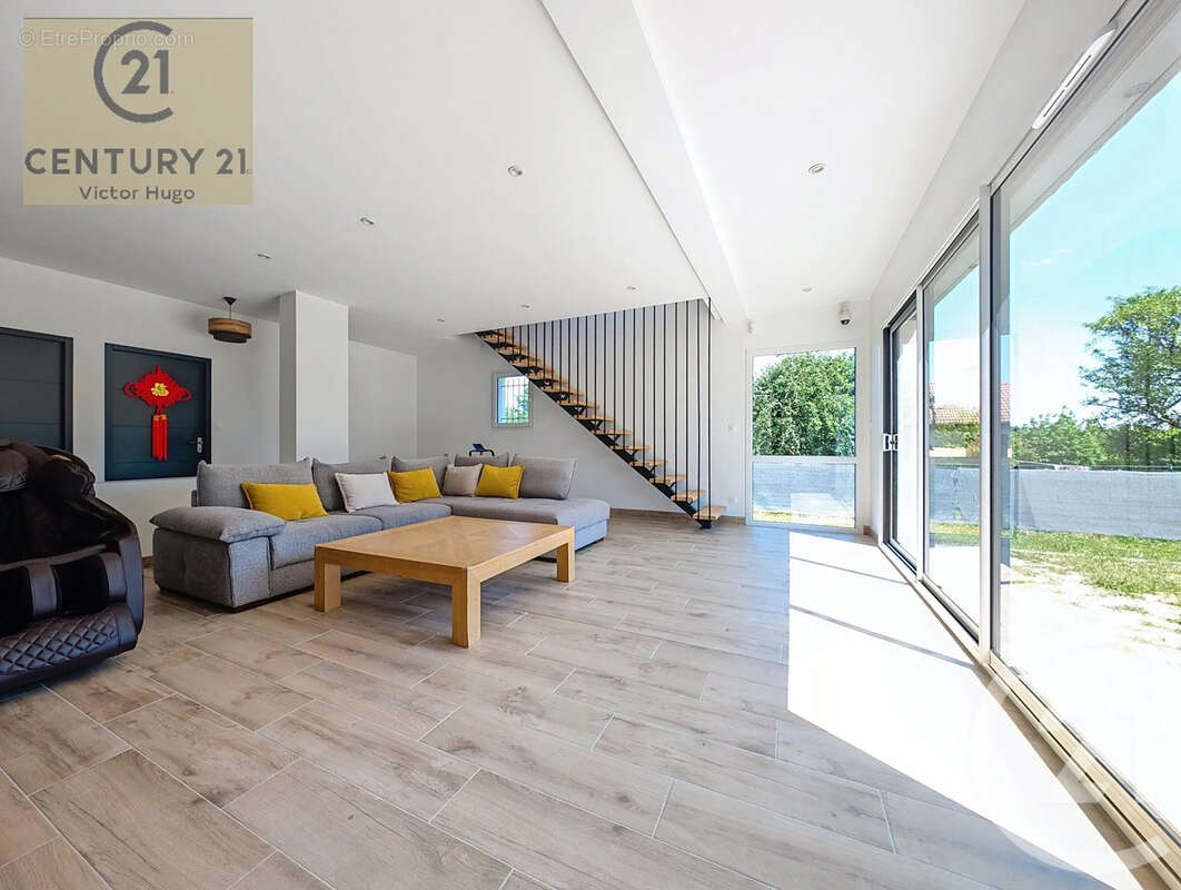 Maison 243 m² à Limoges  - photo 18