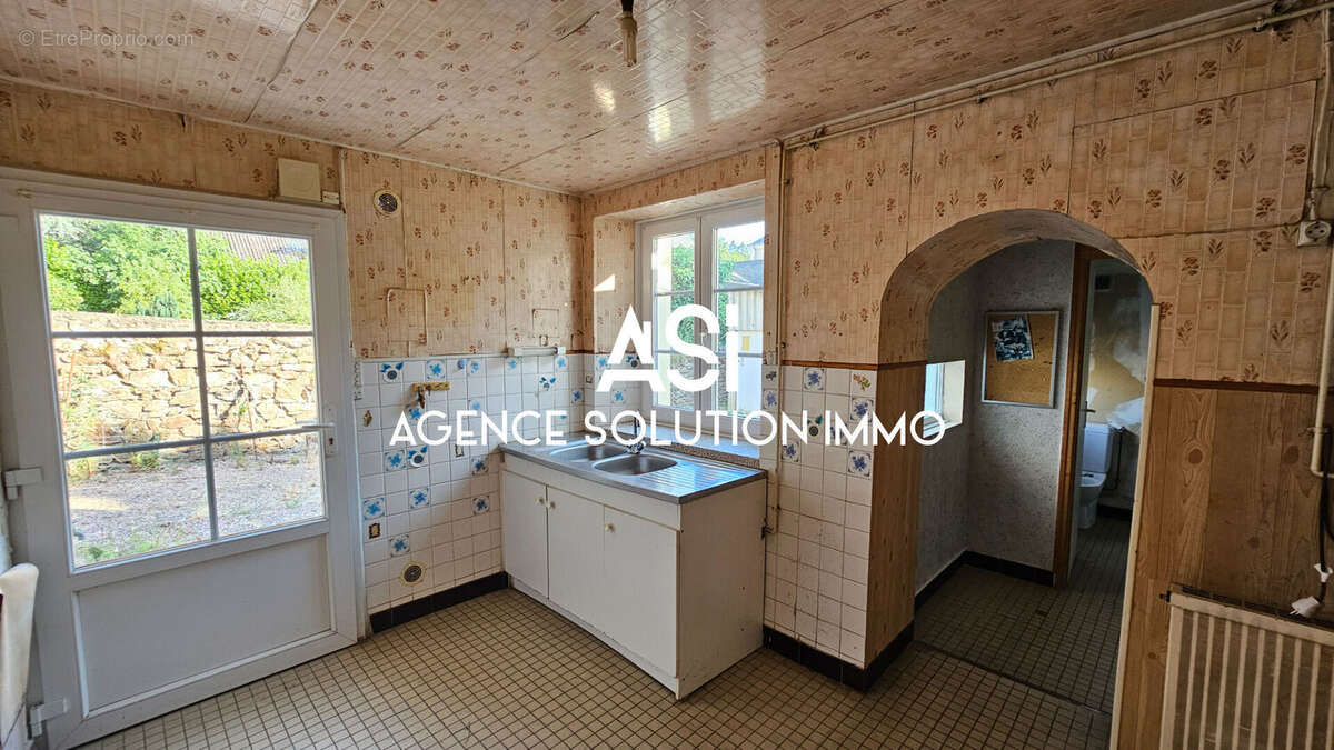 Maison avec garage - BAIS (53) - photo 5
