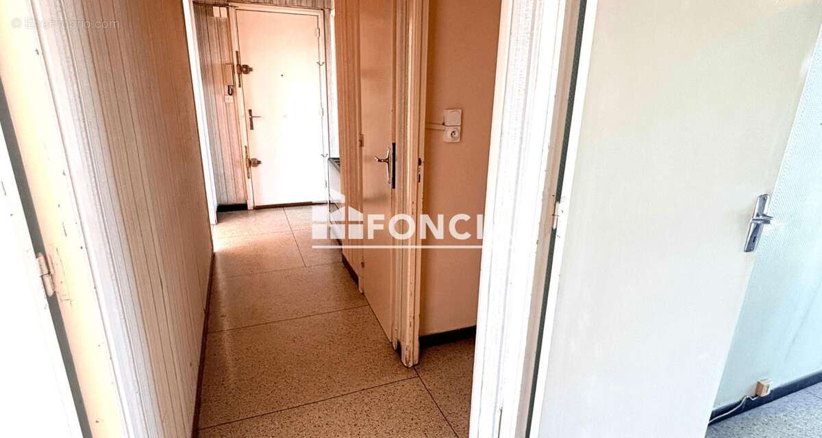 Appartement à MARSEILLE-3E