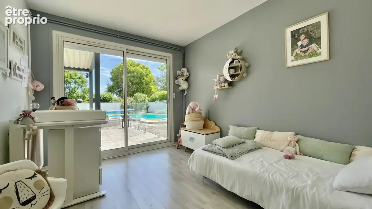 Superbe Villa familiale avec piscine, jardin paysagé et terrain de pétanque / visite virtuelle. - photo 13