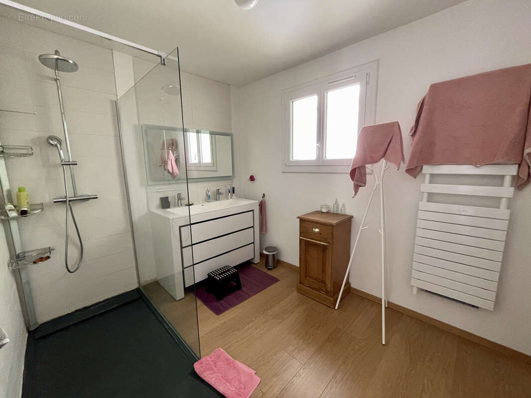 Maison à CUGES-LES-PINS