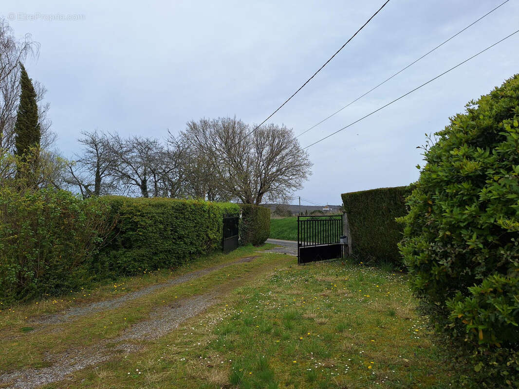 Maison à BOURDEILLES