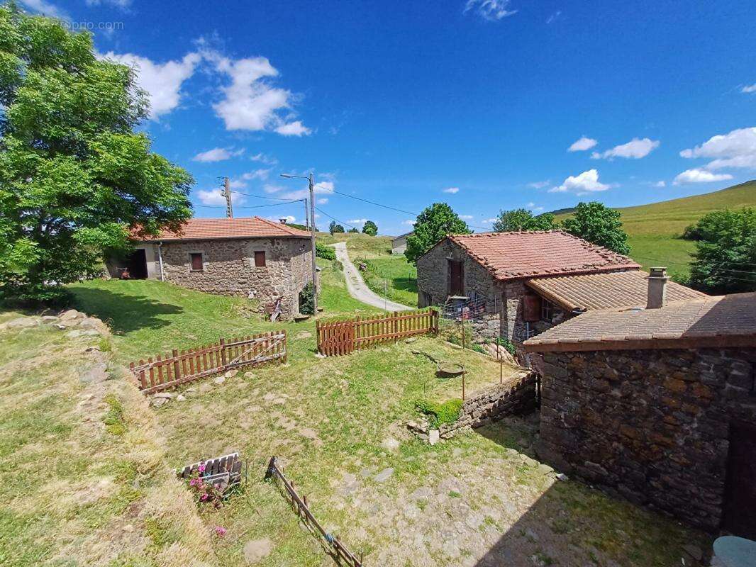 Maison de 100m² en pierres avec dépendances - photo 3