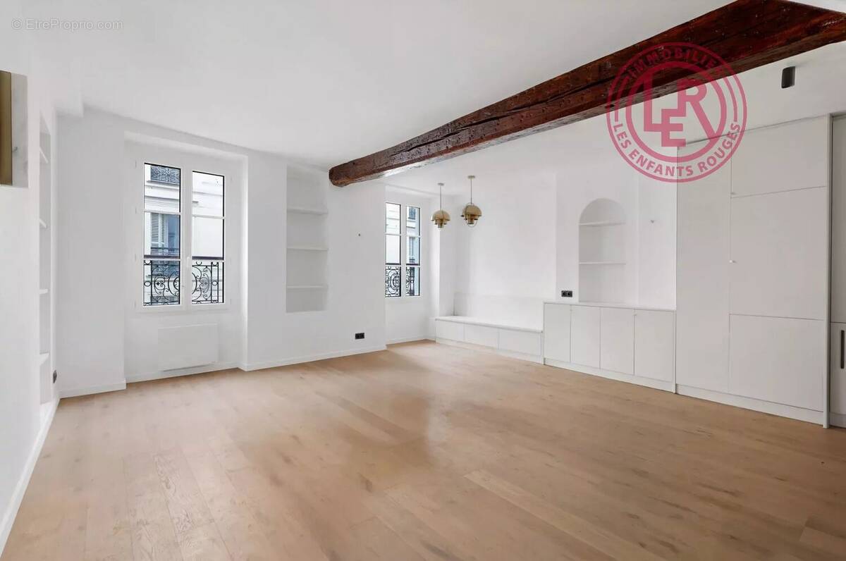 Appartement à PARIS-3E