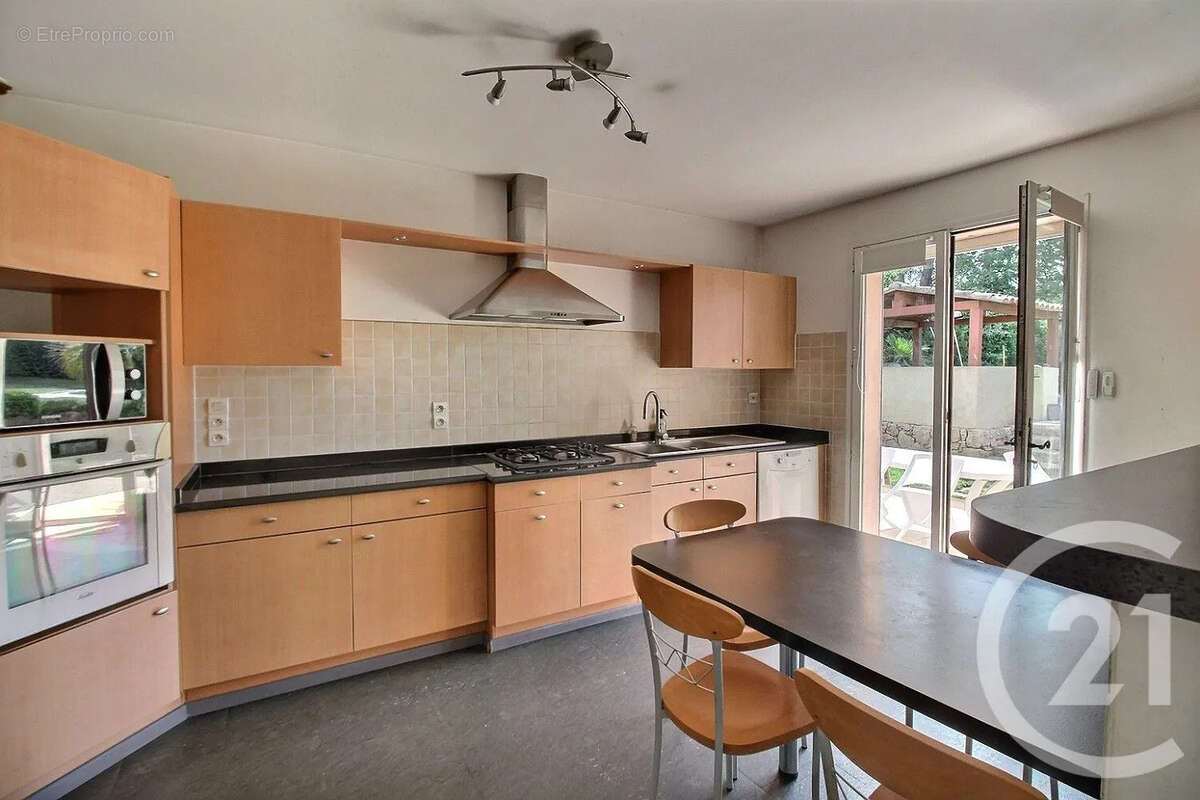 Maison 163 m² à Valbonne  - photo 7