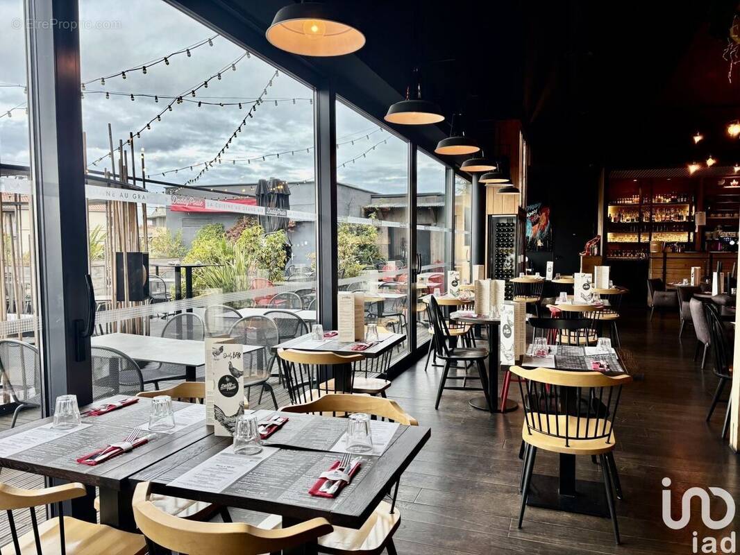 Photo 1 - Commerce à TASSIN-LA-DEMI-LUNE