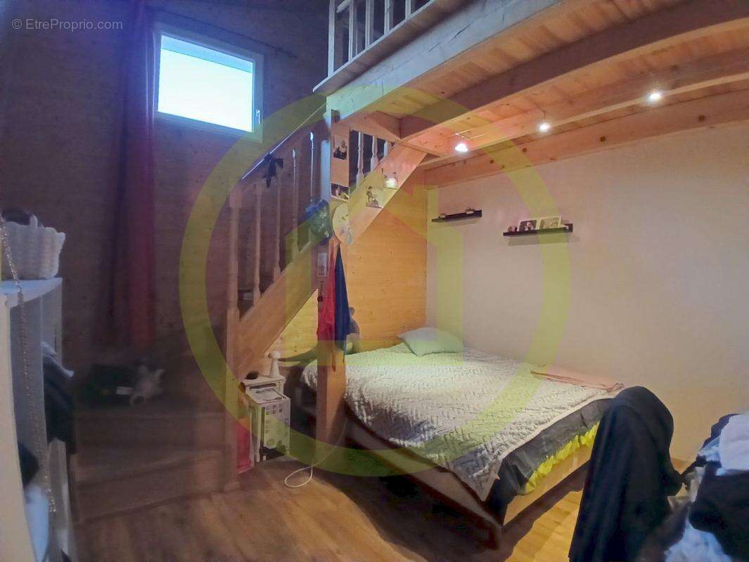 Maison à JONQUIERES-SAINT-VINCENT