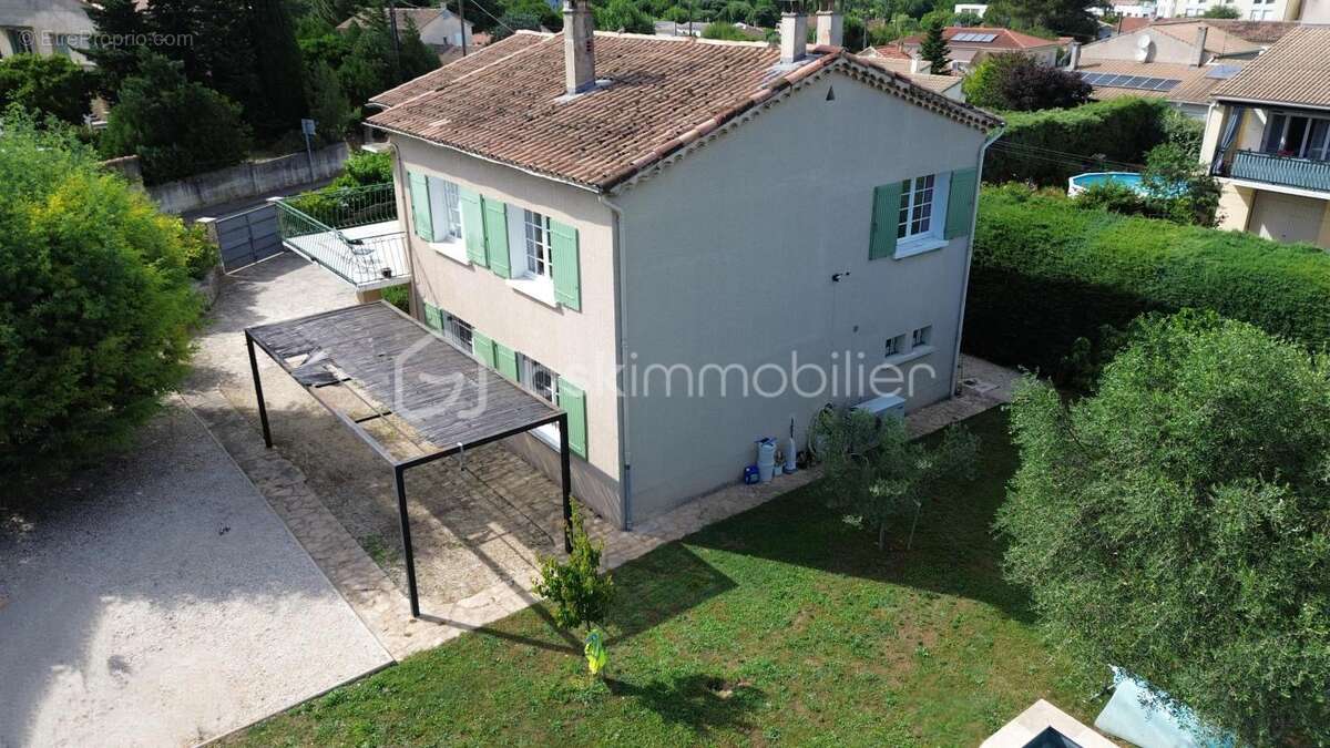 Villa avec 5 chambres, garage, piscine, sans vis à vis - photo 2