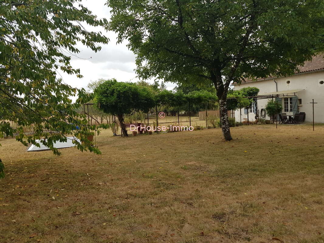 Maison 150 m² à Petit-Bersac  - photo 15