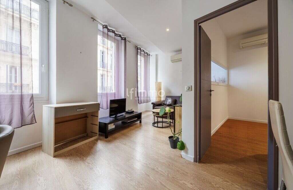 Appartement à MARSEILLE-1E