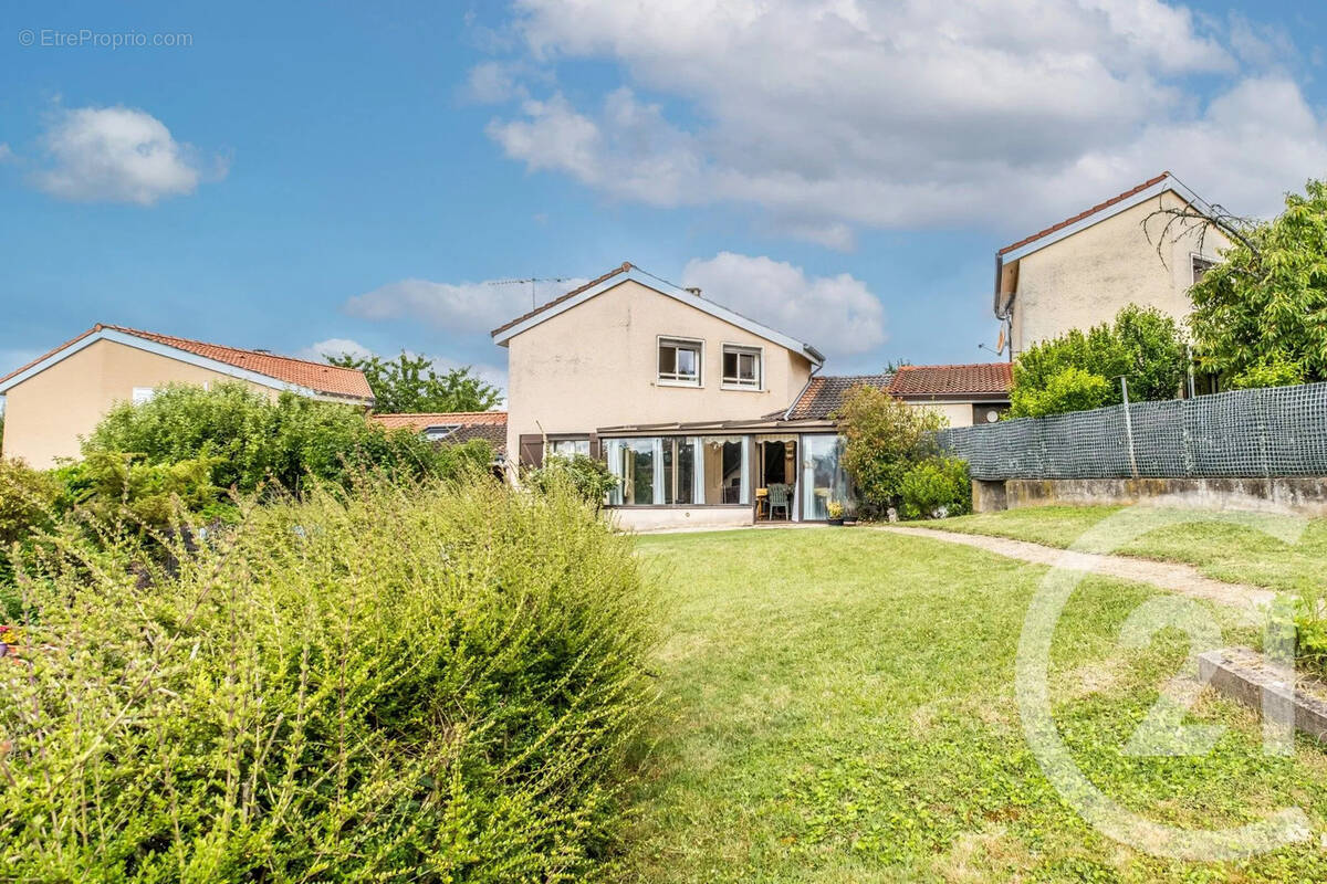Maison à JASSANS-RIOTTIER