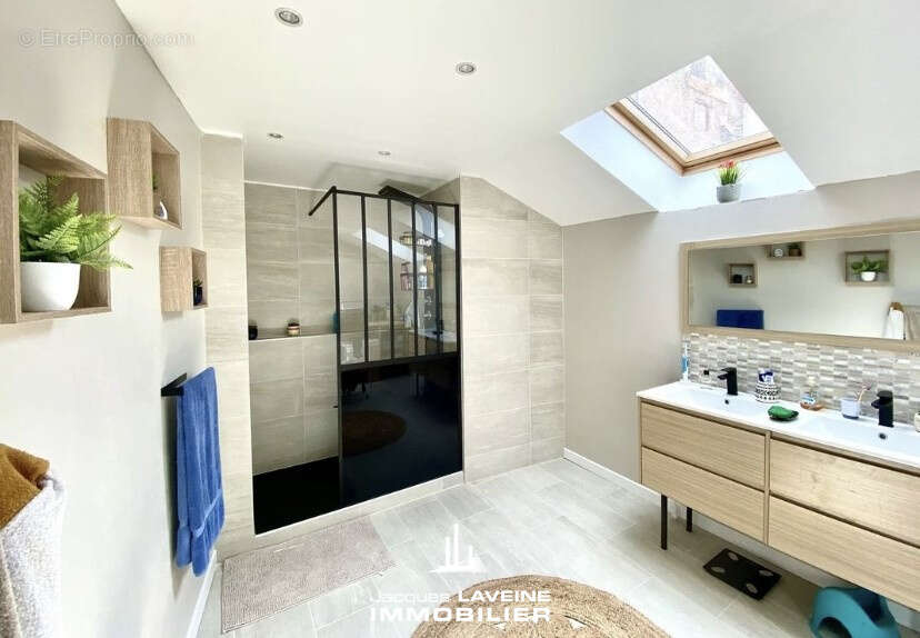 Appartement à ARS-SUR-MOSELLE