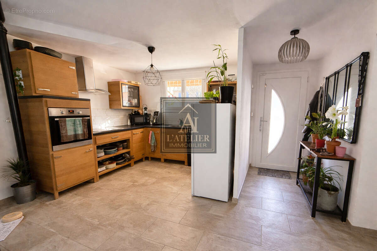 Maison de type 4 d'une superficie de 74 m2 avec garage sur une parcelle de 240 m2 - photo 9