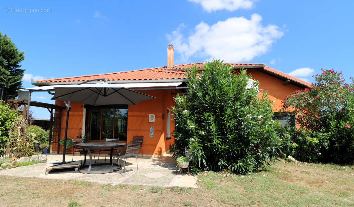Maison à AURIGNAC