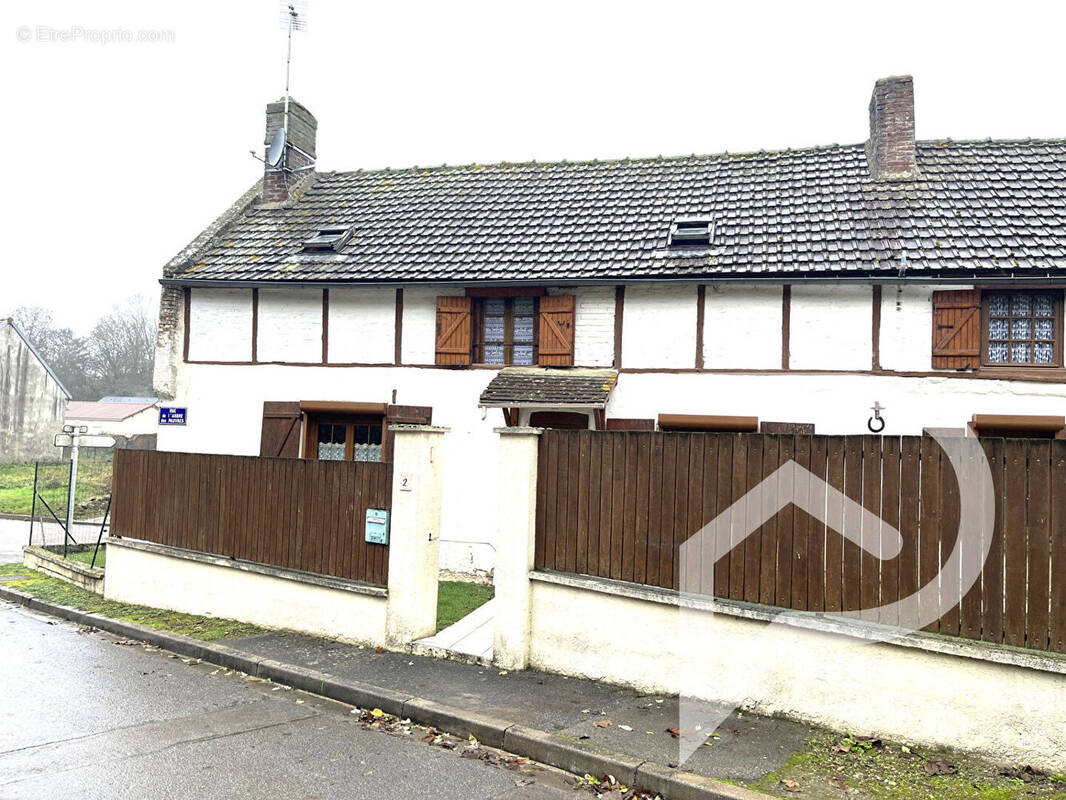 Maison à GRANDVILLERS-AUX-BOIS