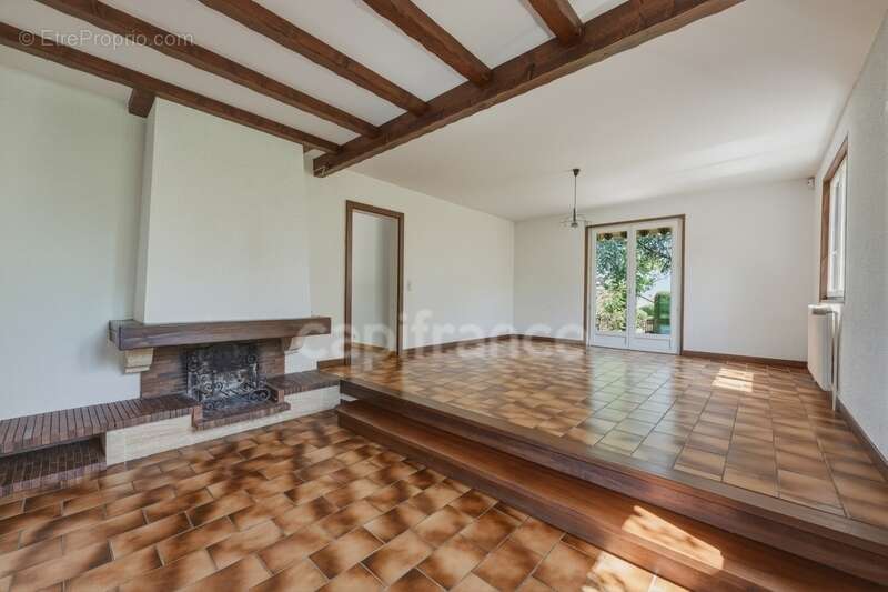 Maison à PREVESSIN-MOENS