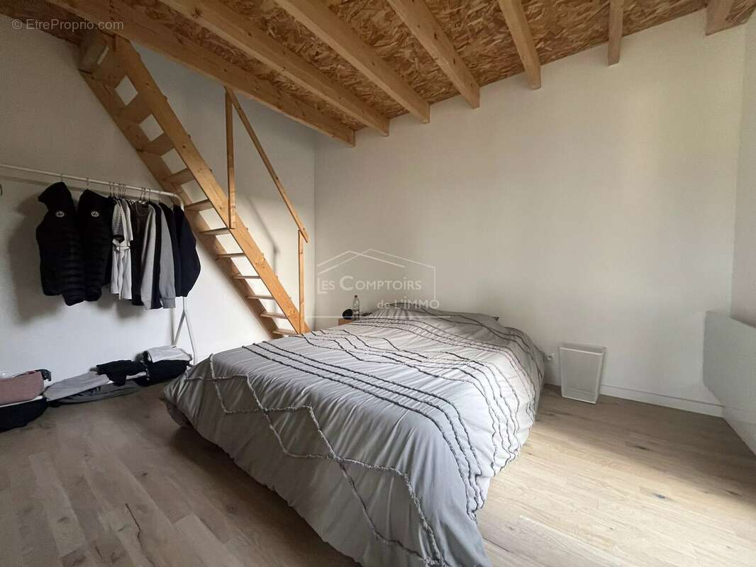 Maison à DONGES
