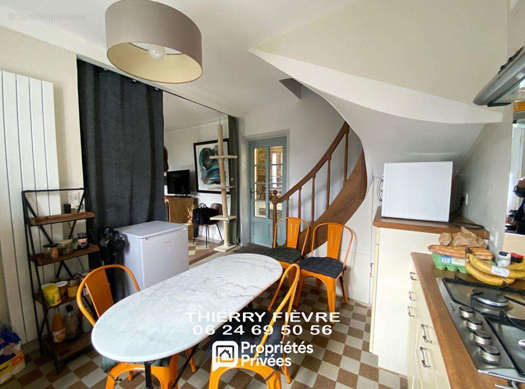 Maison à VILLAINES-LES-ROCHERS