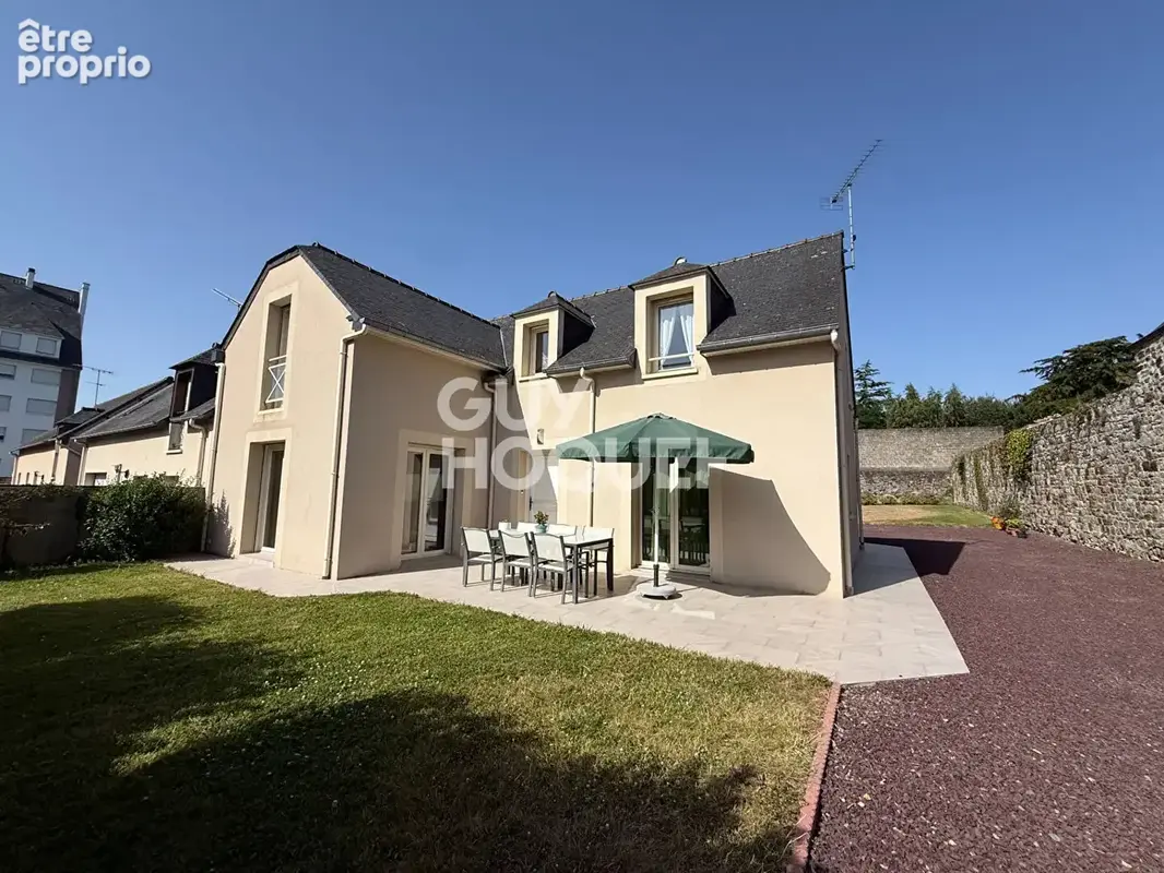 Maison à DOL-DE-BRETAGNE