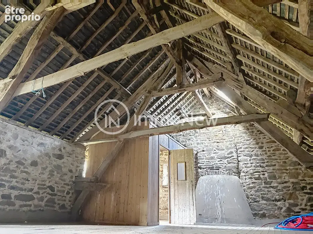 Grange a renover 100 m2 en lisiere de foret vue exceptionnelle sur 4 hectares environ - photo 7