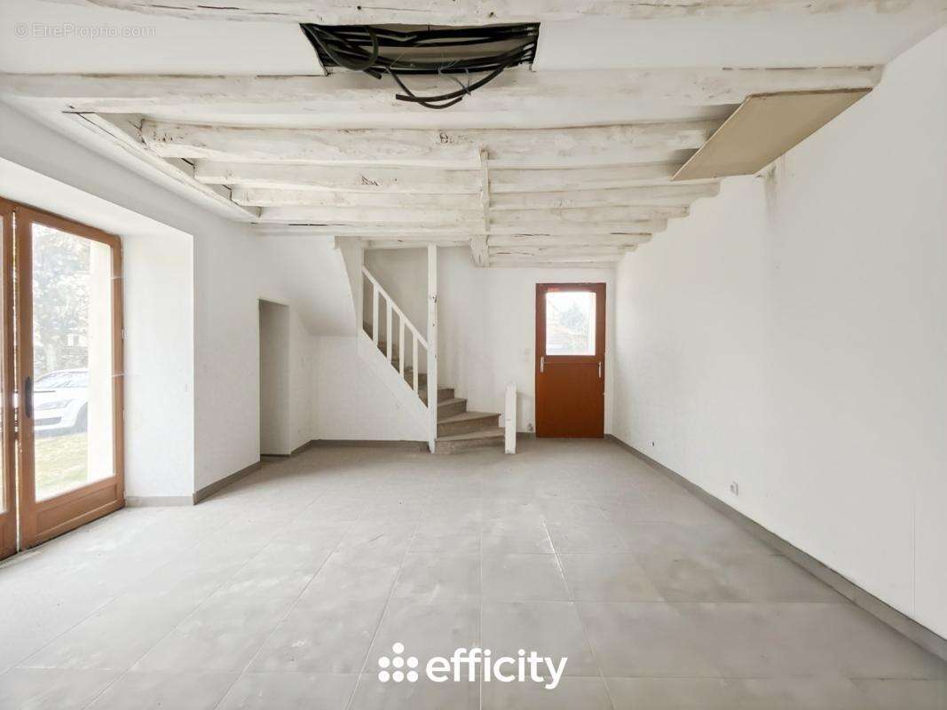 Maison à LIVERDY-EN-BRIE