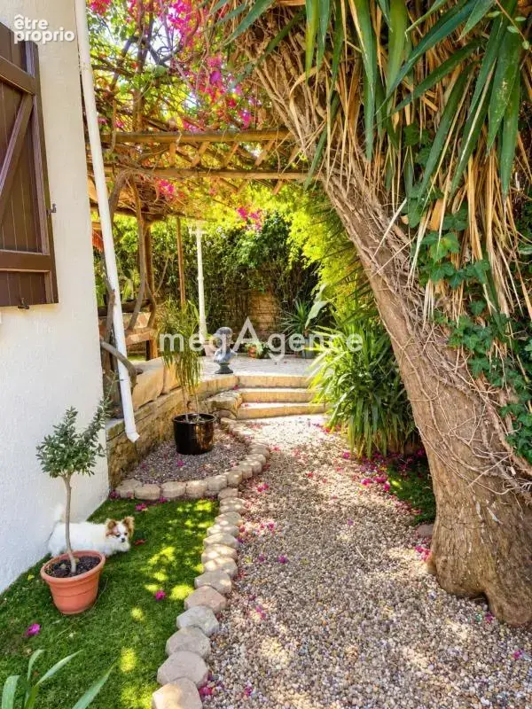Six-fours-maison de plain-pied avec jardin paysagé - photo 16