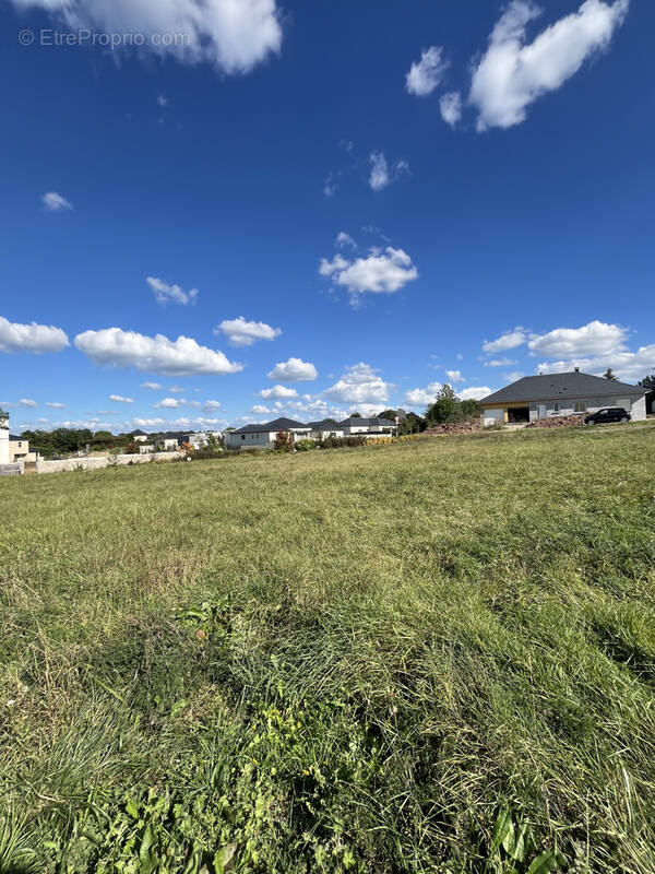 Terrain à SALLES-LA-SOURCE